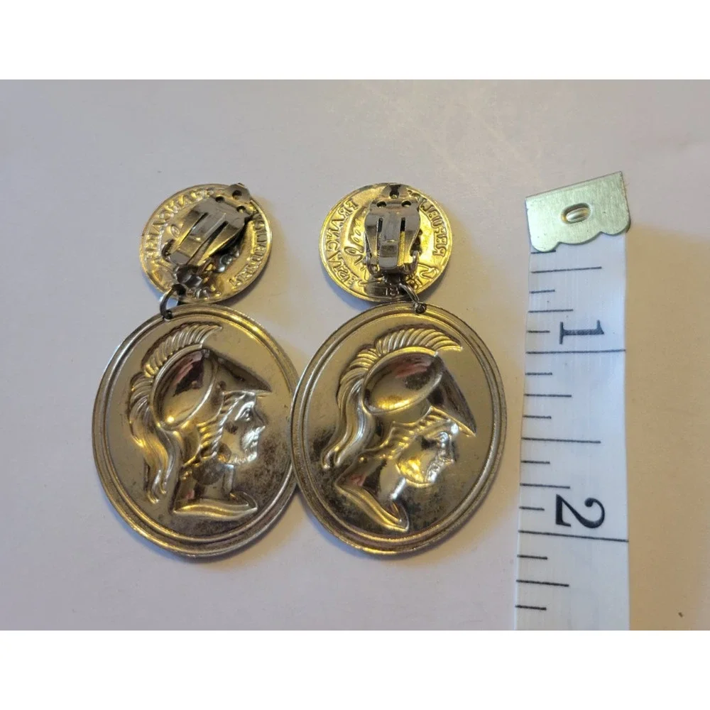 Vintage Estate Earrings Gold Tone Roman Soldier Cameo Dangling Clip-On‎ Jewelry